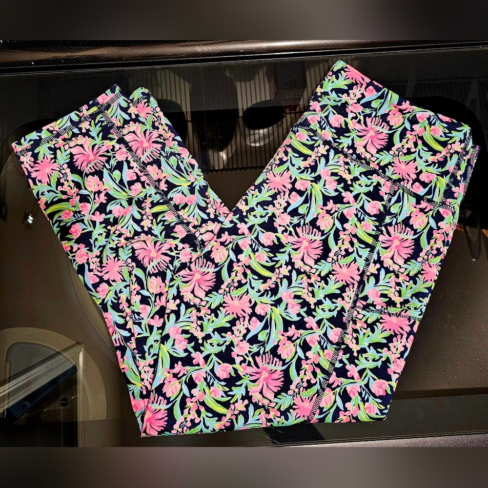 Lilly Pulitzer Luxletic Leggings with Pink and Green Floral Design Size Large